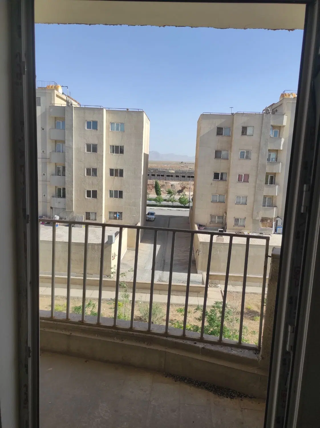 فروش آپارتمان صفر بالوکشین بسیار خوب غرق نور