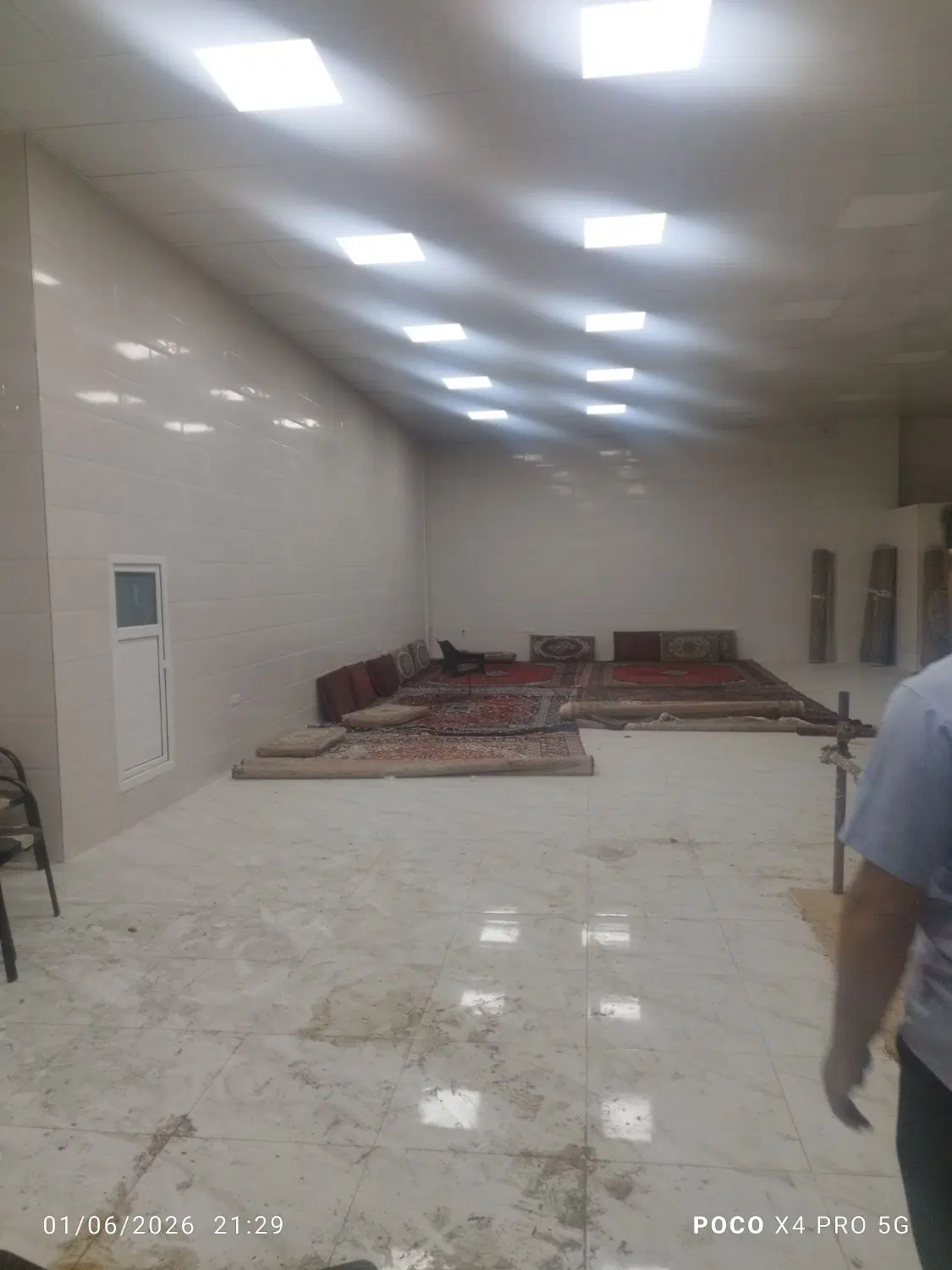 مغازه دویست متری بهر ده متر برق سه فاز