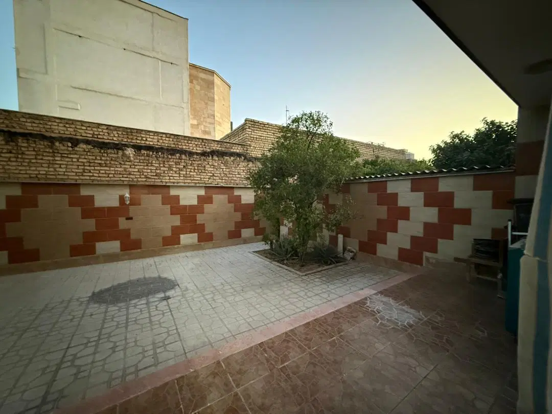 فروش منزل ۲۰۰ متری ۴ خواب