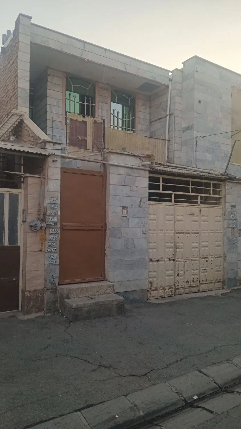 ساختمان ۲ طبقه