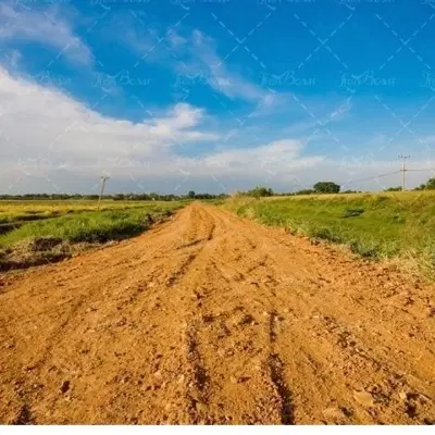 زمین پشت دادگستری شازند
