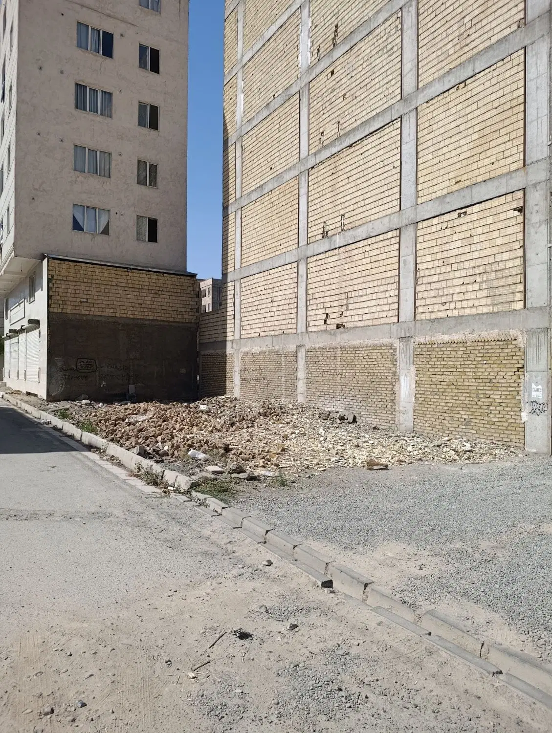 زمین مسکونی _آماده ساخت