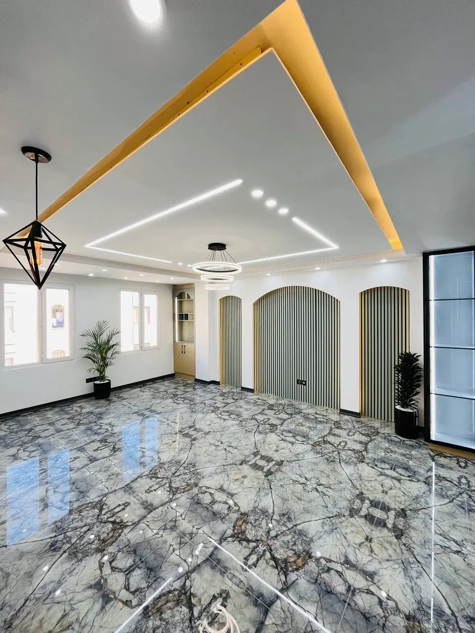 ۶۸متر_دوخواب_فول امکانات_غرق نور_سقف و سرمایه