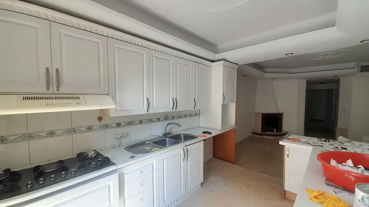 ۱۰۰ متر با دو خواب ساختمان خانوادگی