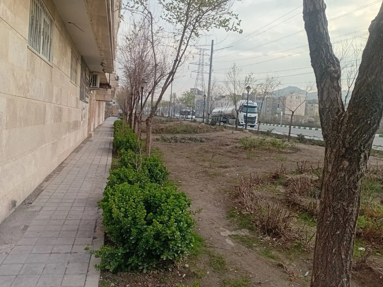 همکف ۱۷۰متر ۳خواب حاشیه کوشش نبش۶۶ راه جدا