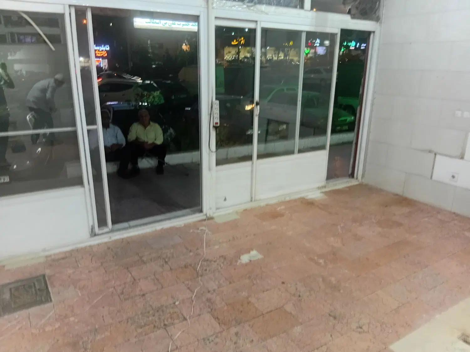 اجاره مغازه بر خیابان هنگام