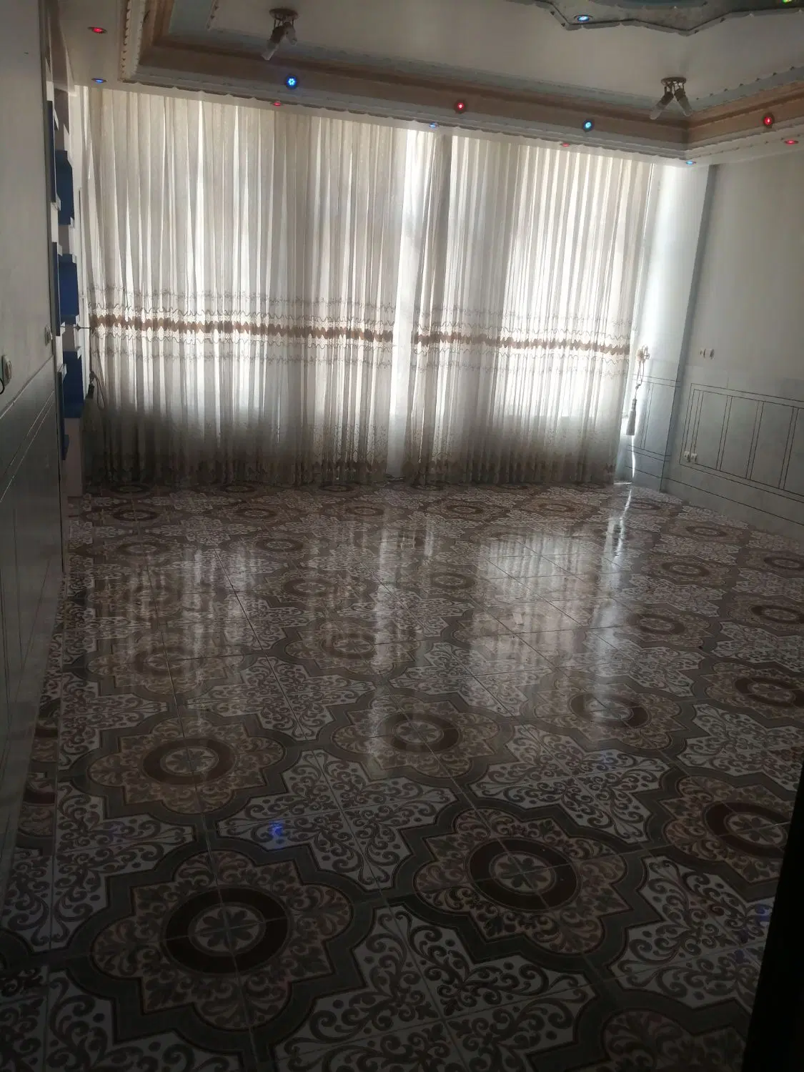 منزل ویلای 3خابه هرخاب کمد دیواری.حیاط دار همکف.