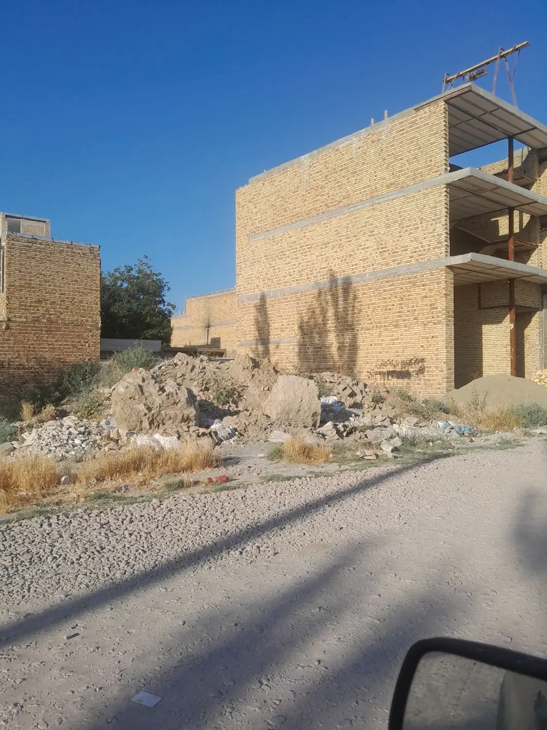 زمین خالی بر ۲۴ متری