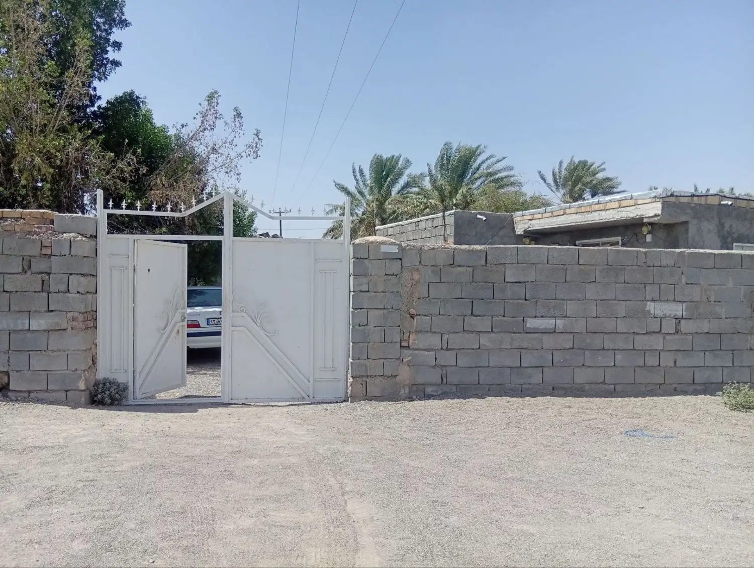 ملک تجاری و مسکونی