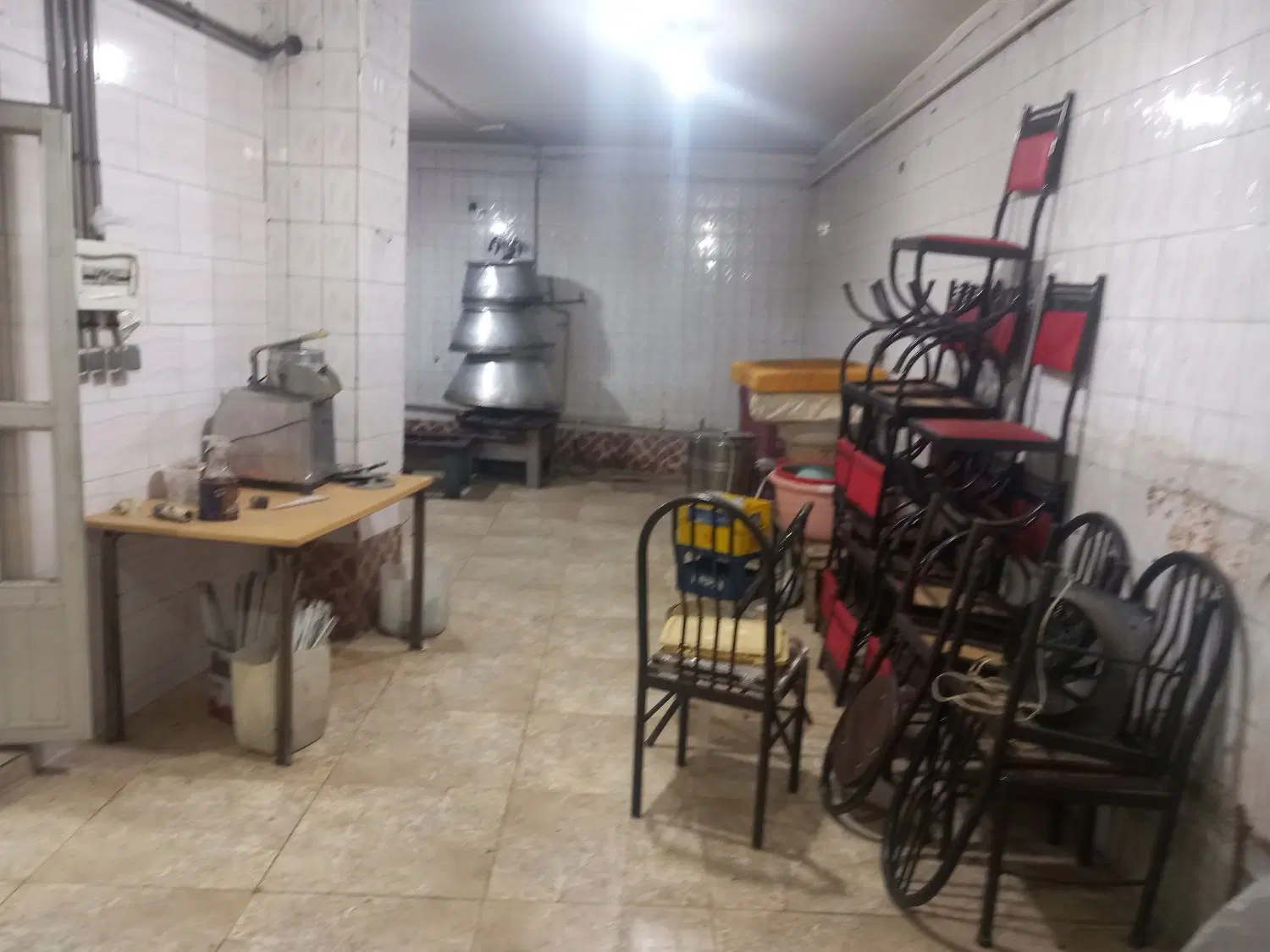 اجاره مغازه ۱۵۰ متری بر خیابان