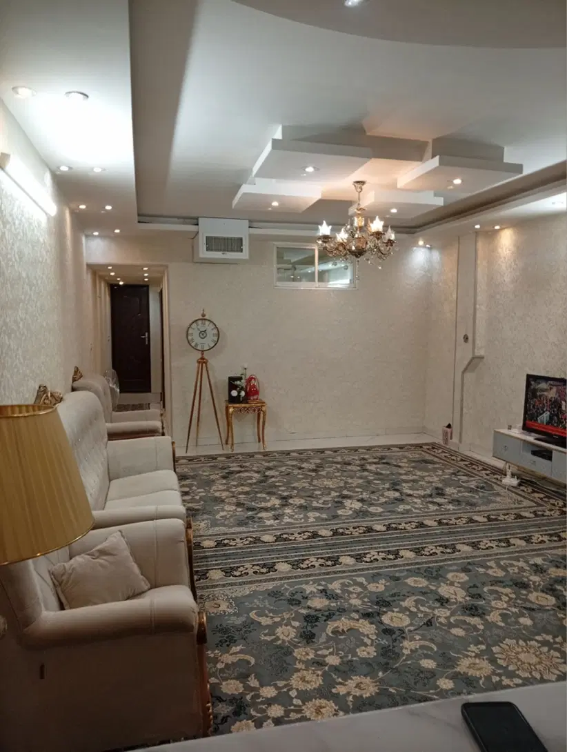 اپارتمان ۱۰۰متری حاشیه کوچه ۱۰متری کشاورز۷