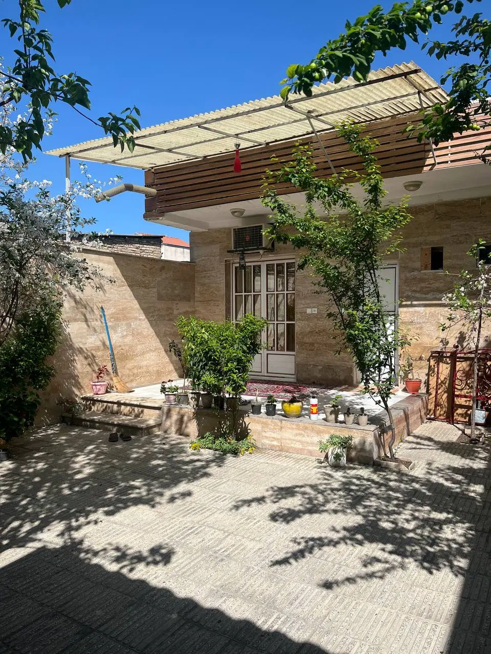 سوئیت اجاره ای در توشن