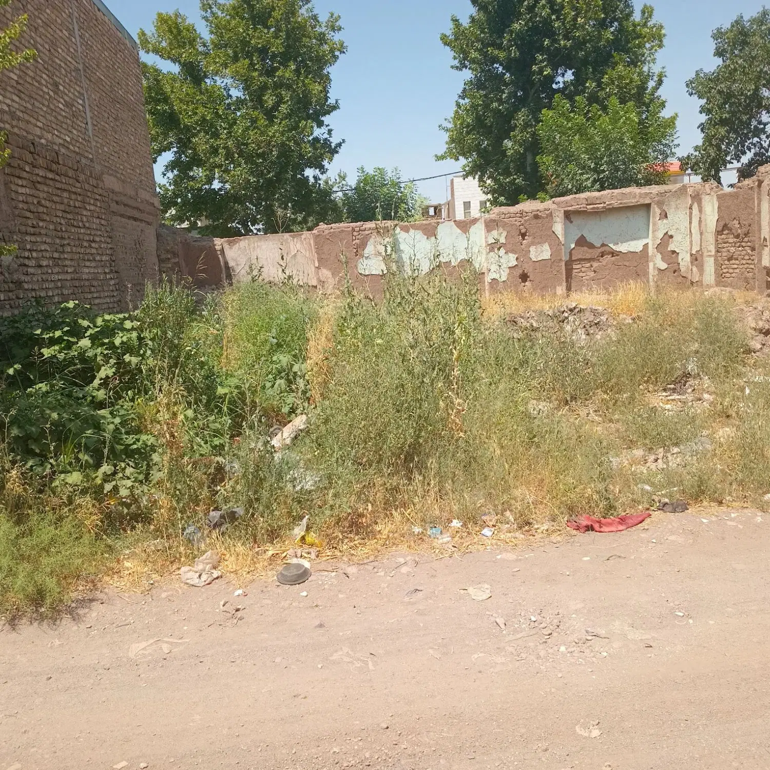 زمین مساحت ۱۰۵مترمربع
