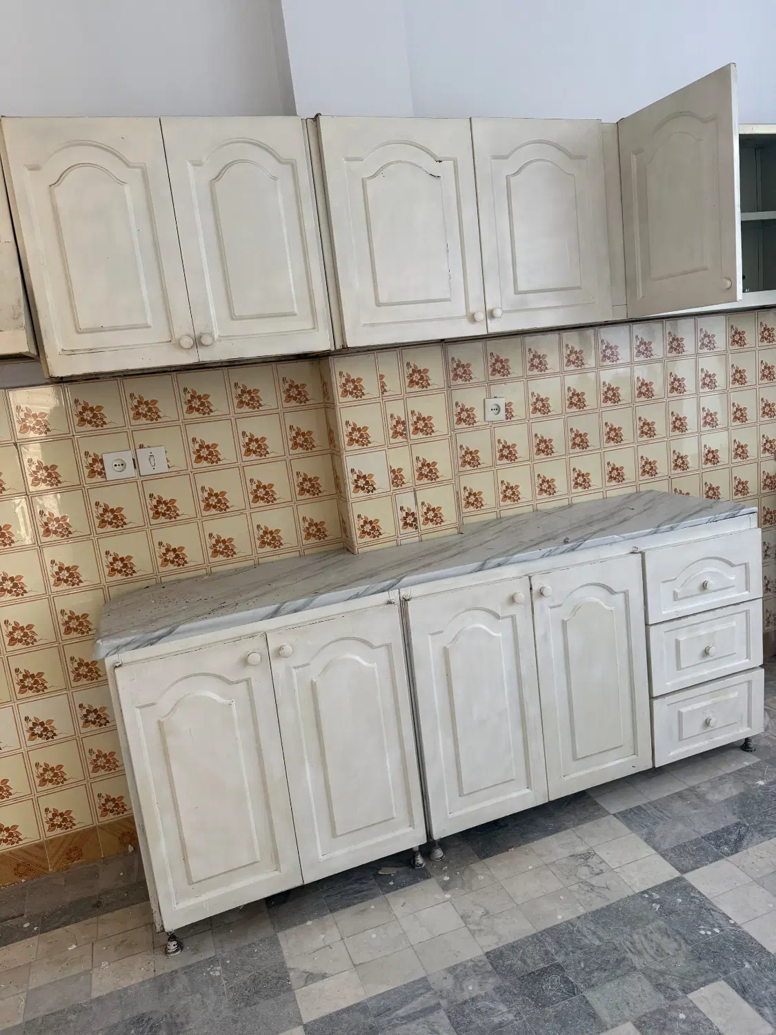 اجاره ویلایی۳خواب طبقه اول کوی فرهنگ نقاشی شده