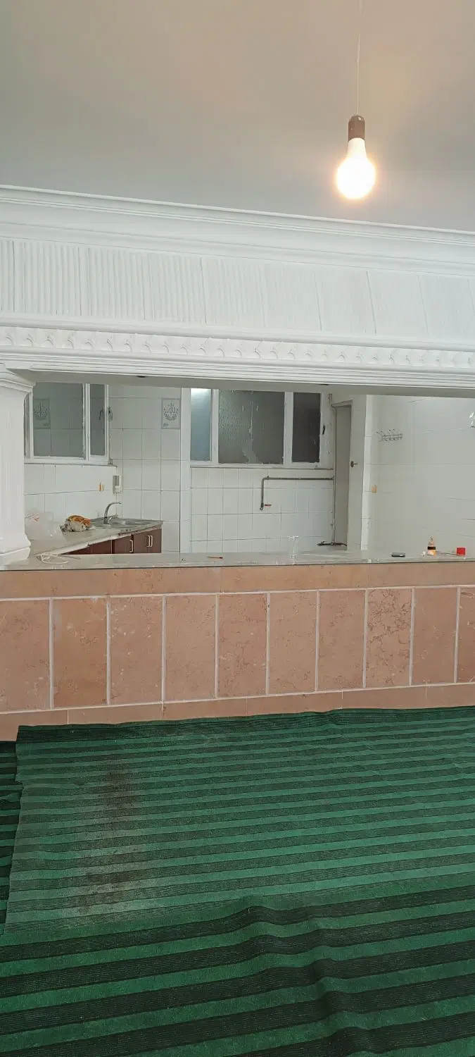 آپارتمان حاشیه خیابان کاشانی