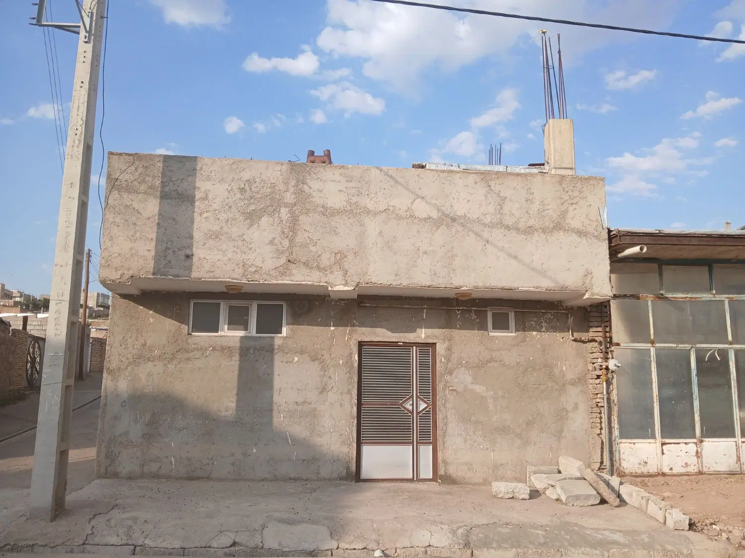 حیاط شخصی ساز ۸۵ متر تمام ساخت