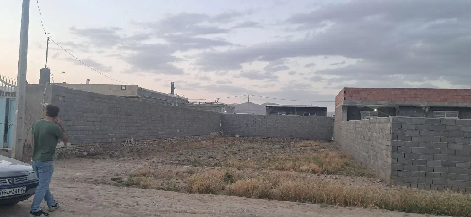 زمین کارخانه قند متراژ ۳۰۴متر