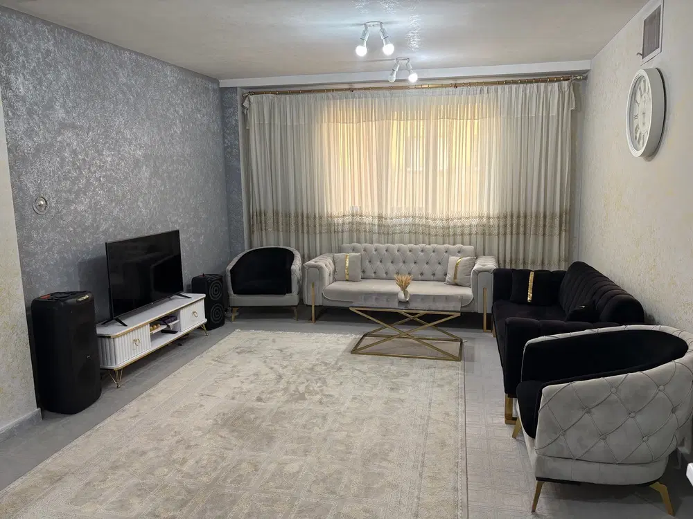 فرش مشاغل آزاد بر بلوار..
