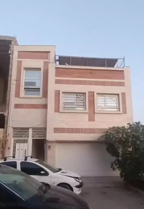 فروش یک عدد منزل مسکونی