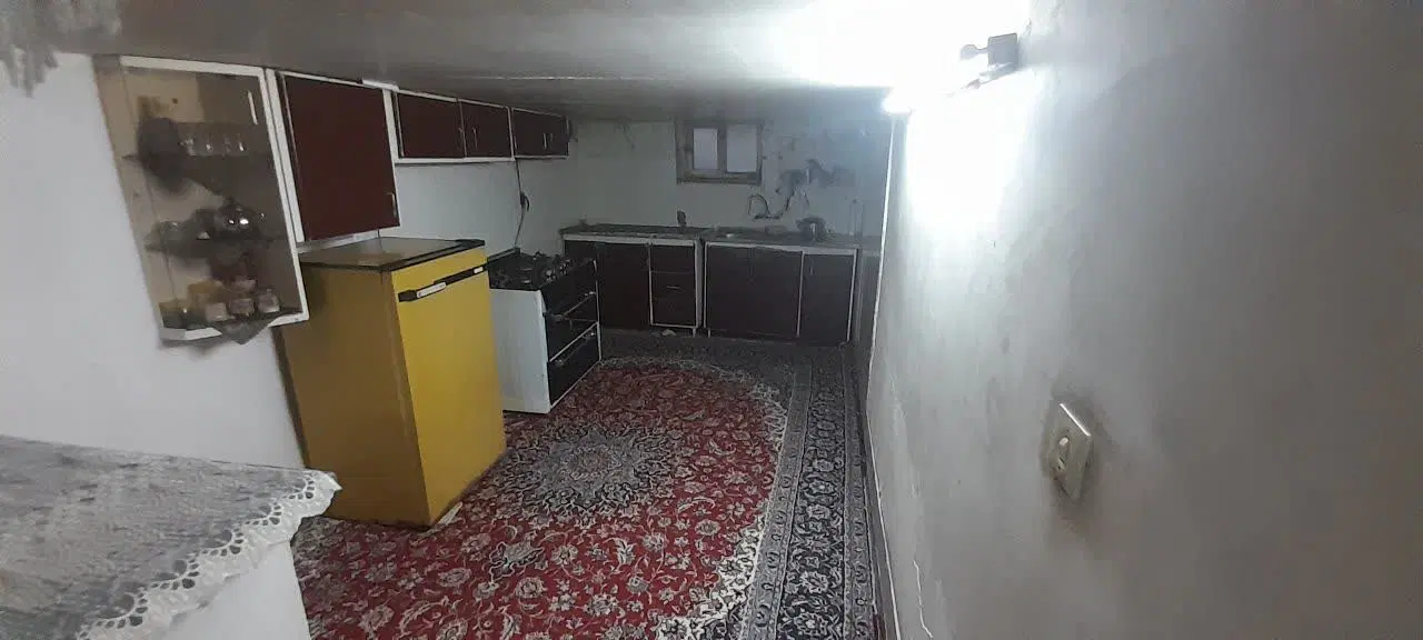 زیر زمین ۶۰متر