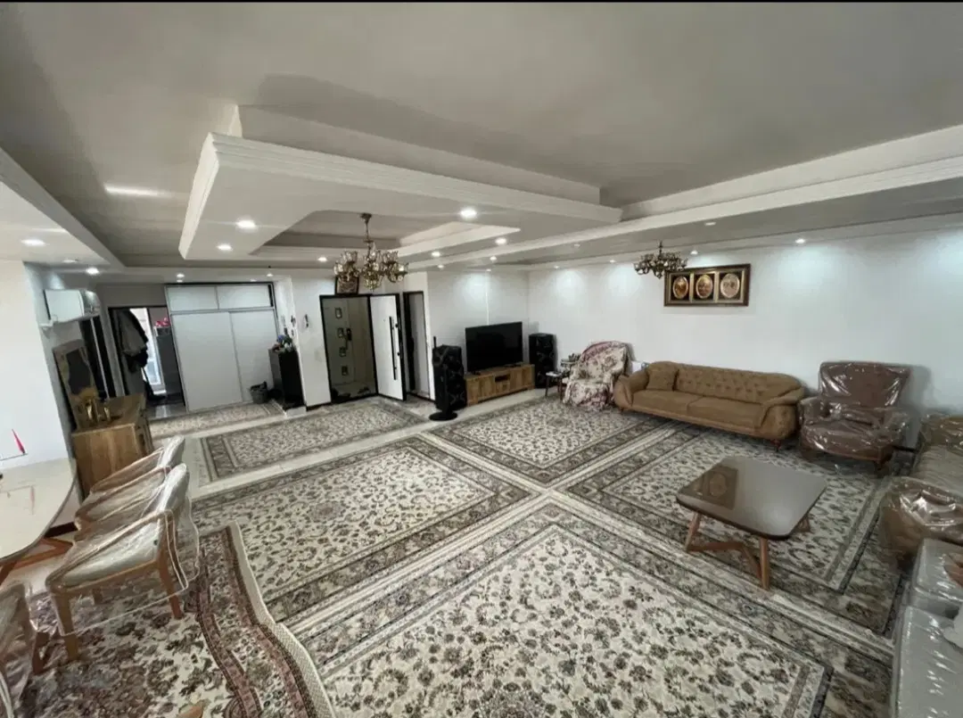 آپارتمان ۱۳۰متری