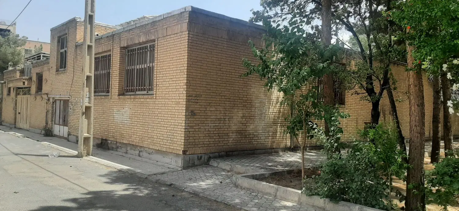 فروش ویلایی سه نبش واقع درفازیک