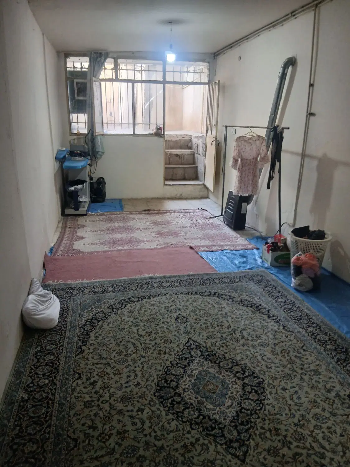 اجاره زیرزمین .مسکونی حیاط دار ..دربست.