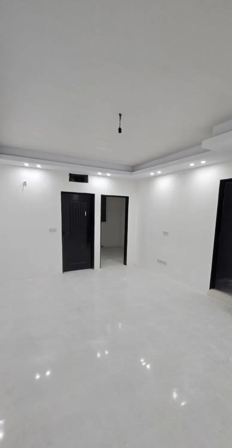 فروش یکجا اپارتمان سه طبقه روی پارکینگ