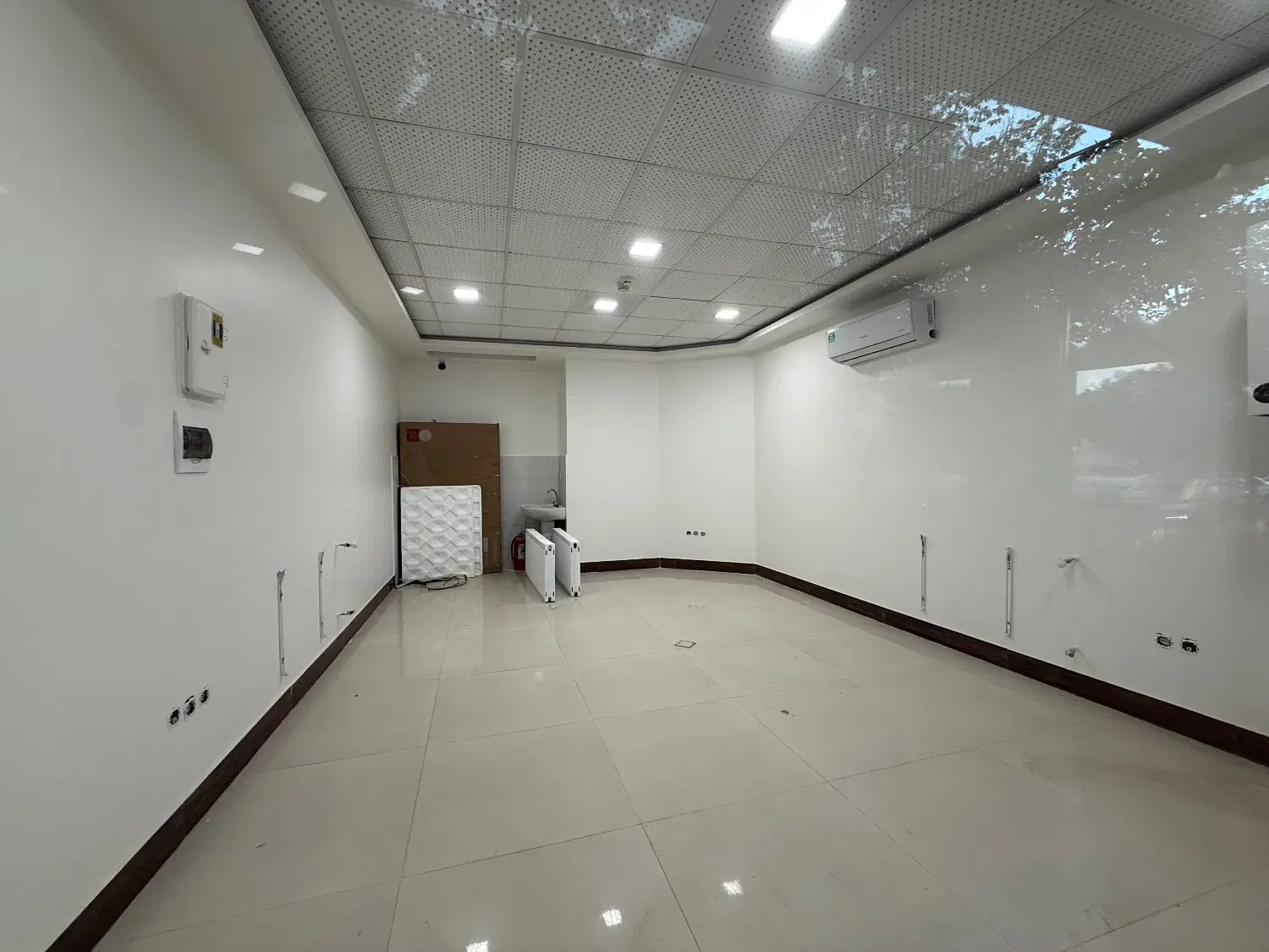 مغازه ۳۵ متری خیابان آیت