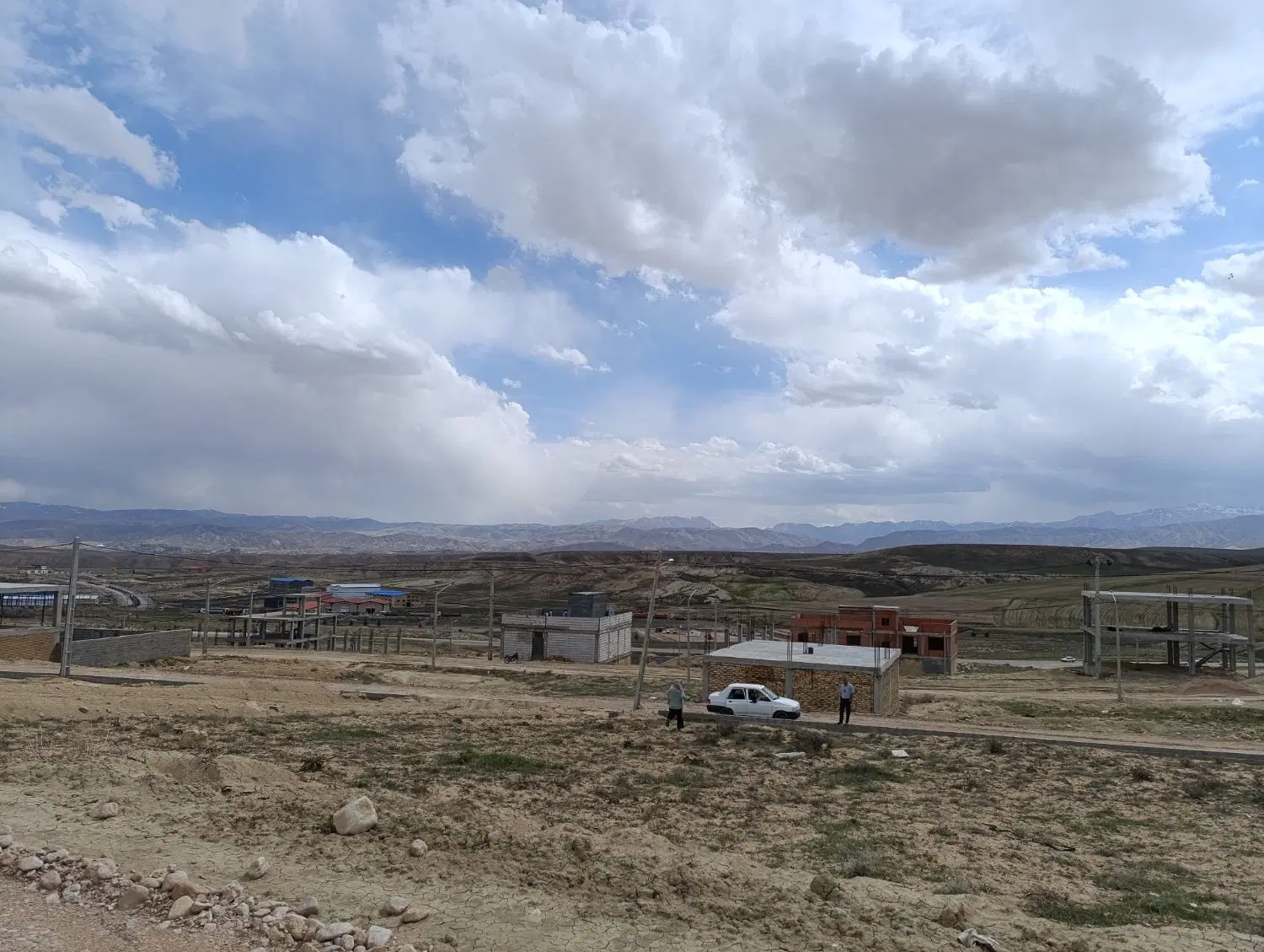 یک قطعه زمین با موقعیت عالی در شهرک بیدک