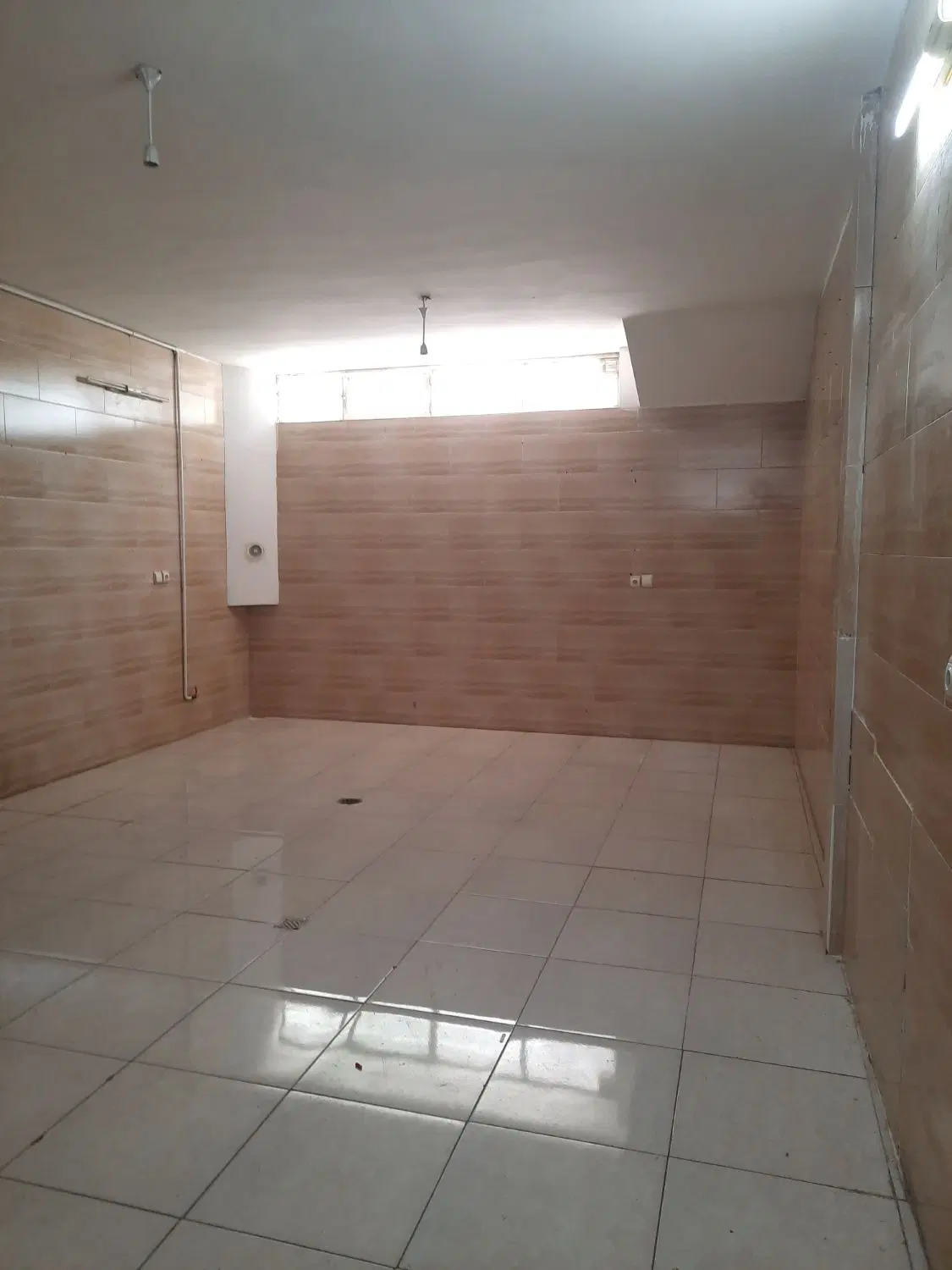 ملک تجاری برای خیاطی ومزون وباشگاه زنانه