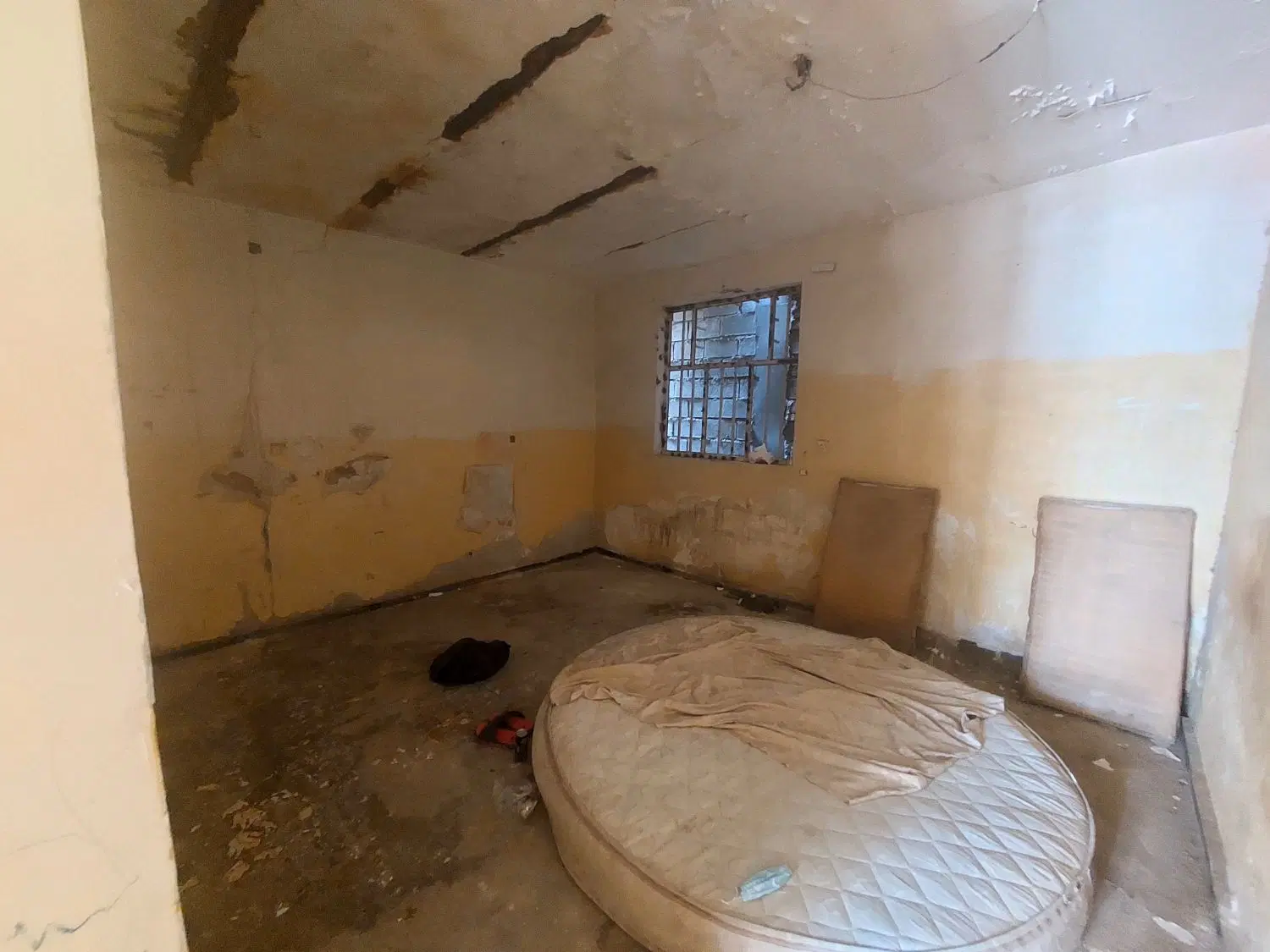 ملک ۱۰۰متری  باکاربرد  انباری