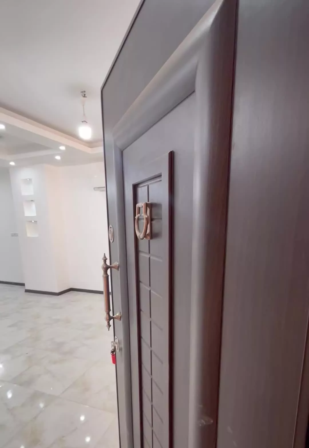 فروش آپارتمان ۱۱۰ متری دو خواب سیمرغ