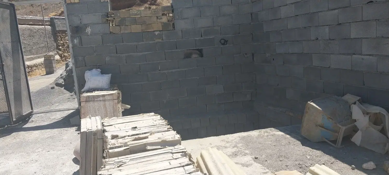 خانە۱۳۰متری آساولە نیمەکارە