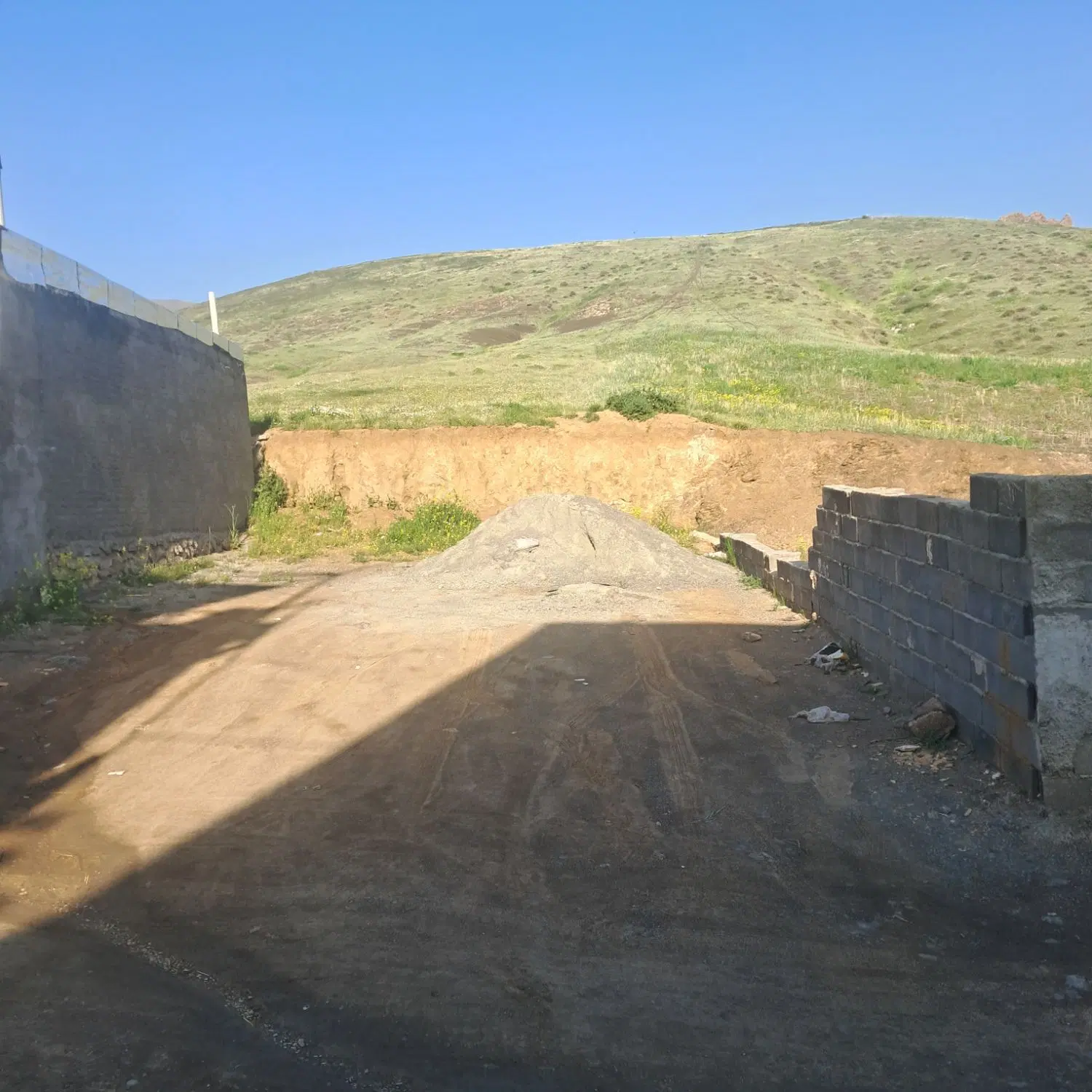 زمین نایسر