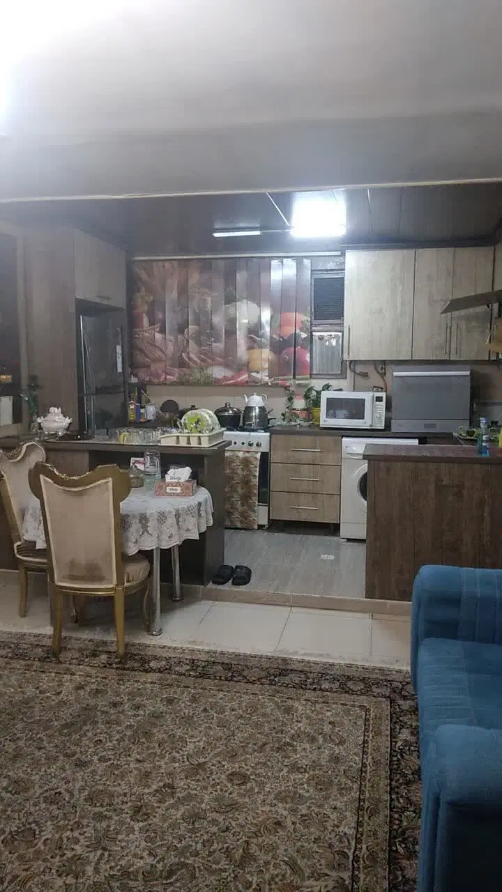 خانه ویلایی دو طبقه با مغازه(بازسازی شده)