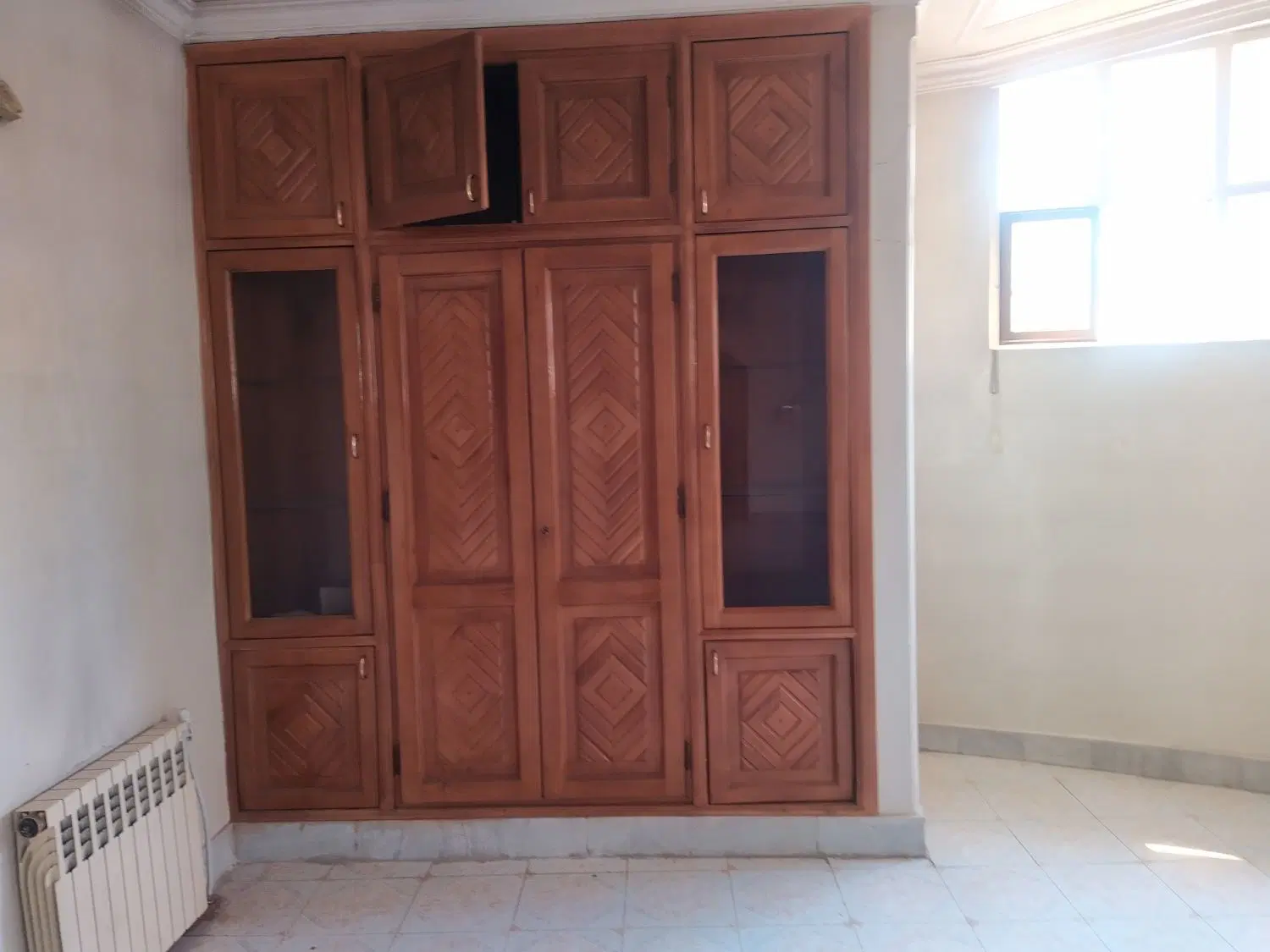 آپارتمان ناژوان