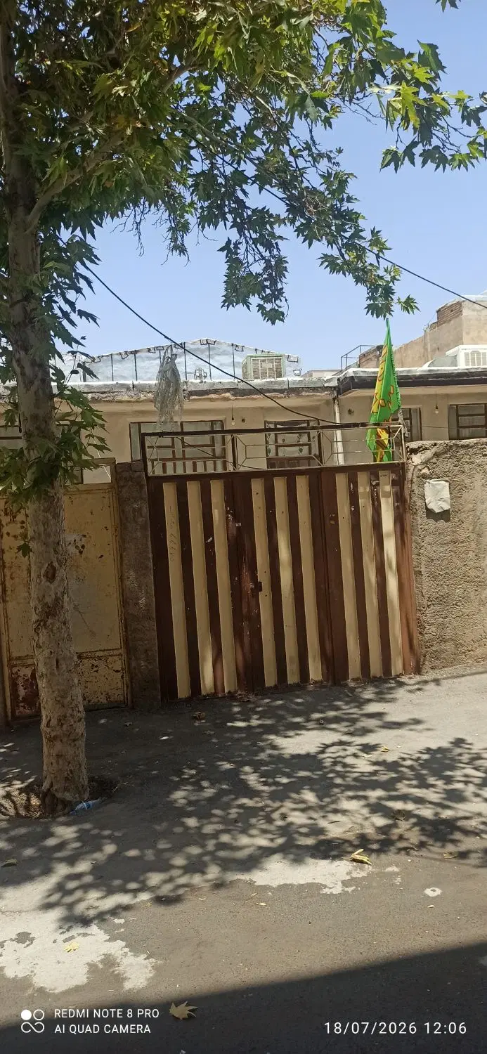 ساختمان 220 متر