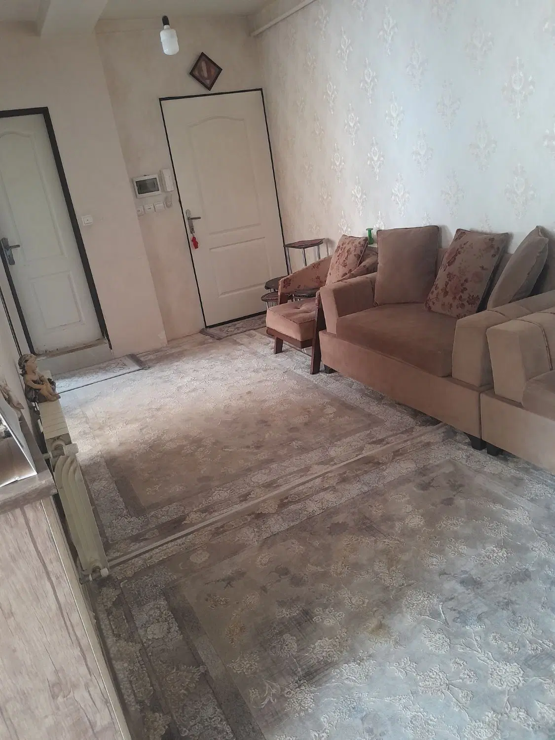 خانه فروشی پشت پاسگاه