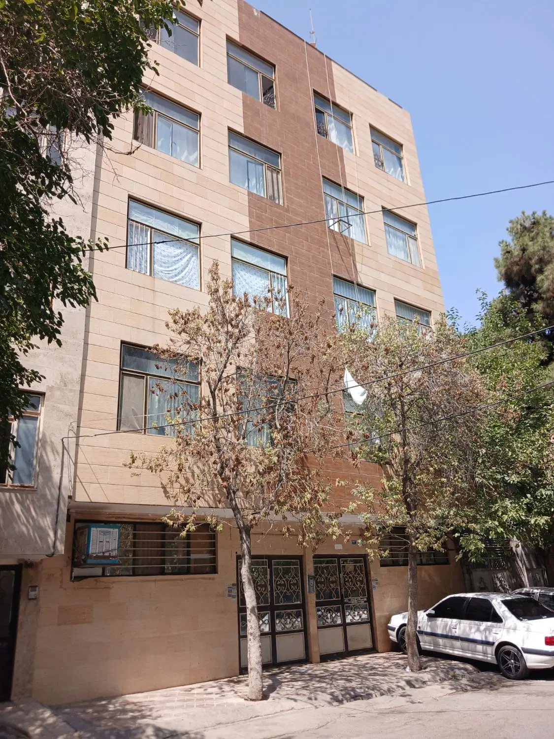 اپارتمان دو خواب تو حاشیه