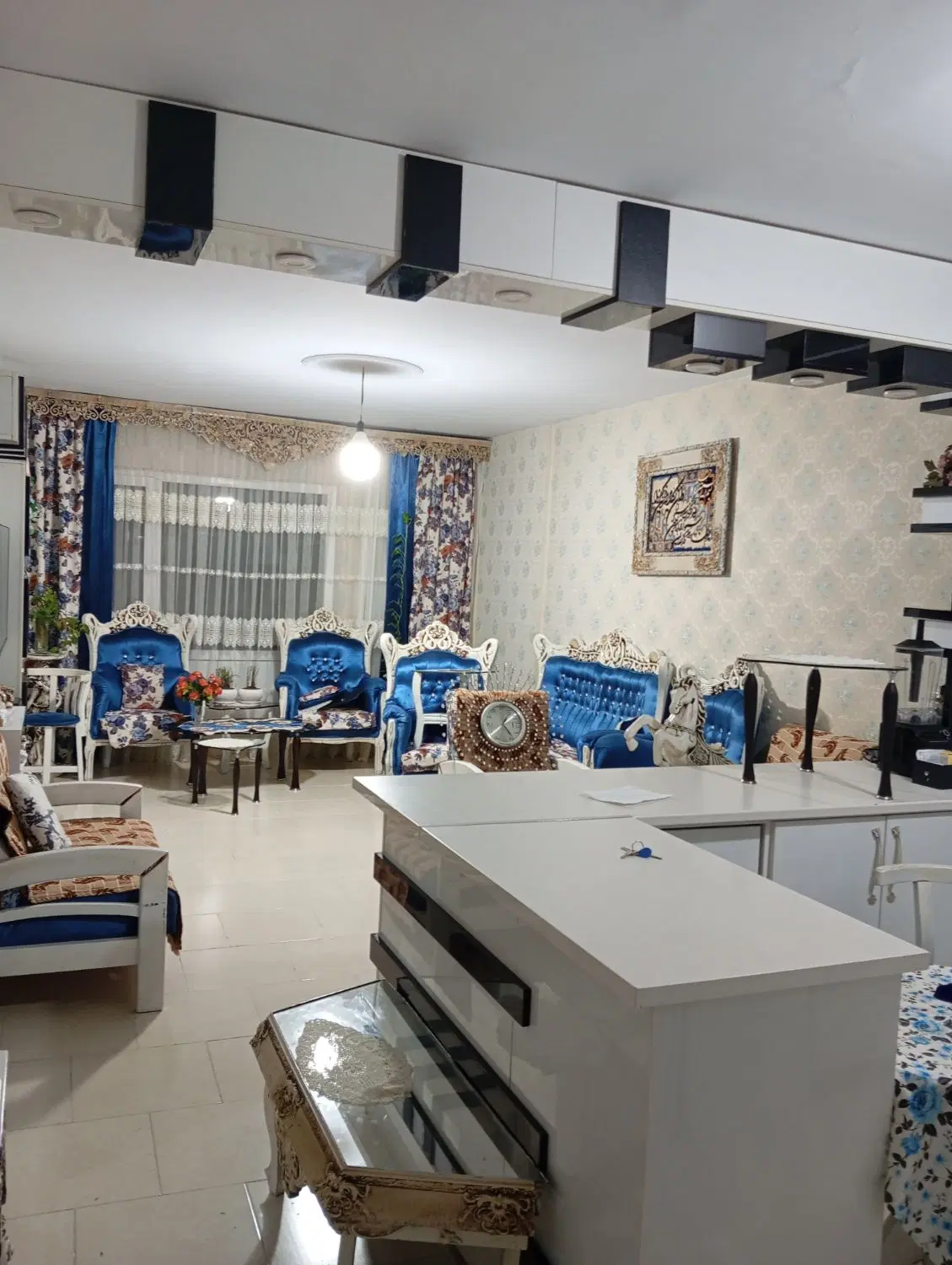 فروش آپارتمان سه خوابه کیسون طبقه آخر