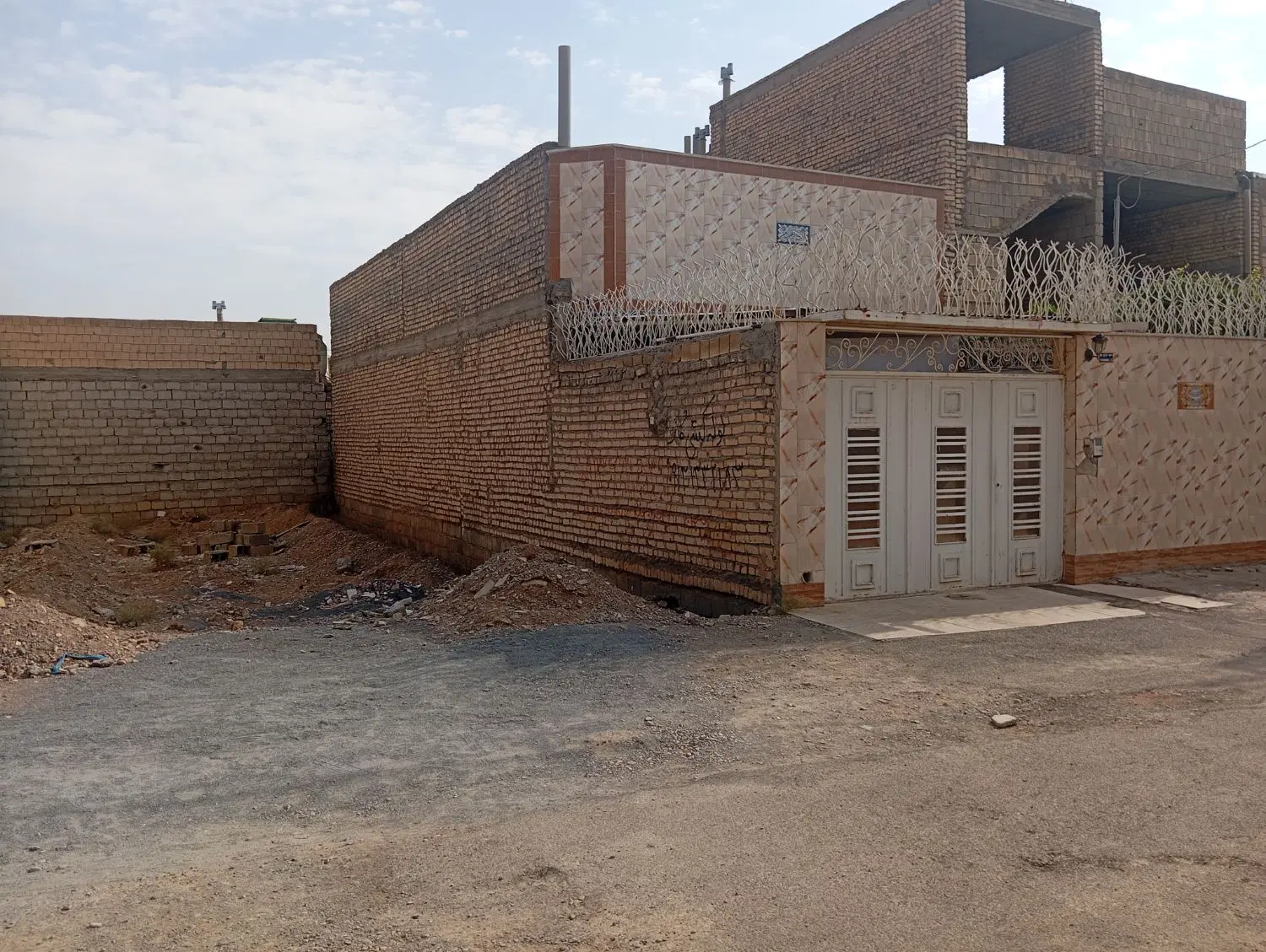 فروش و معاوضه زمین با ماشین صفر و مدل بالا