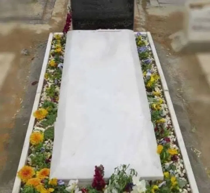 قبر دو طبقه در مسجد صاحب الزمان
