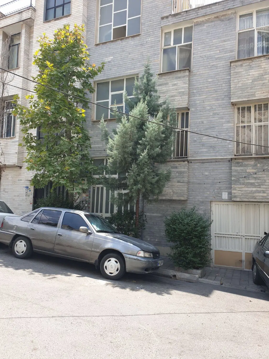 اقدسیه  ۱۶۰ متر بر عالی ۳ طبقه بنای مسکونی