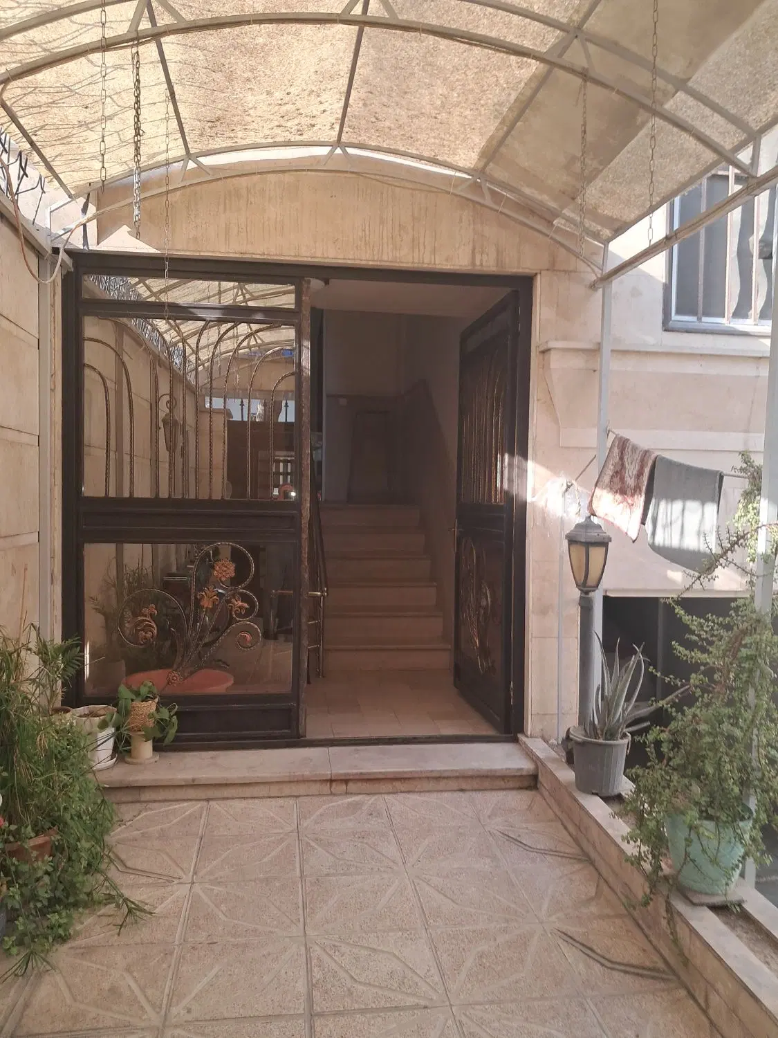 فروش ملک کلنگی قابل سکونت درخیابان فدایی