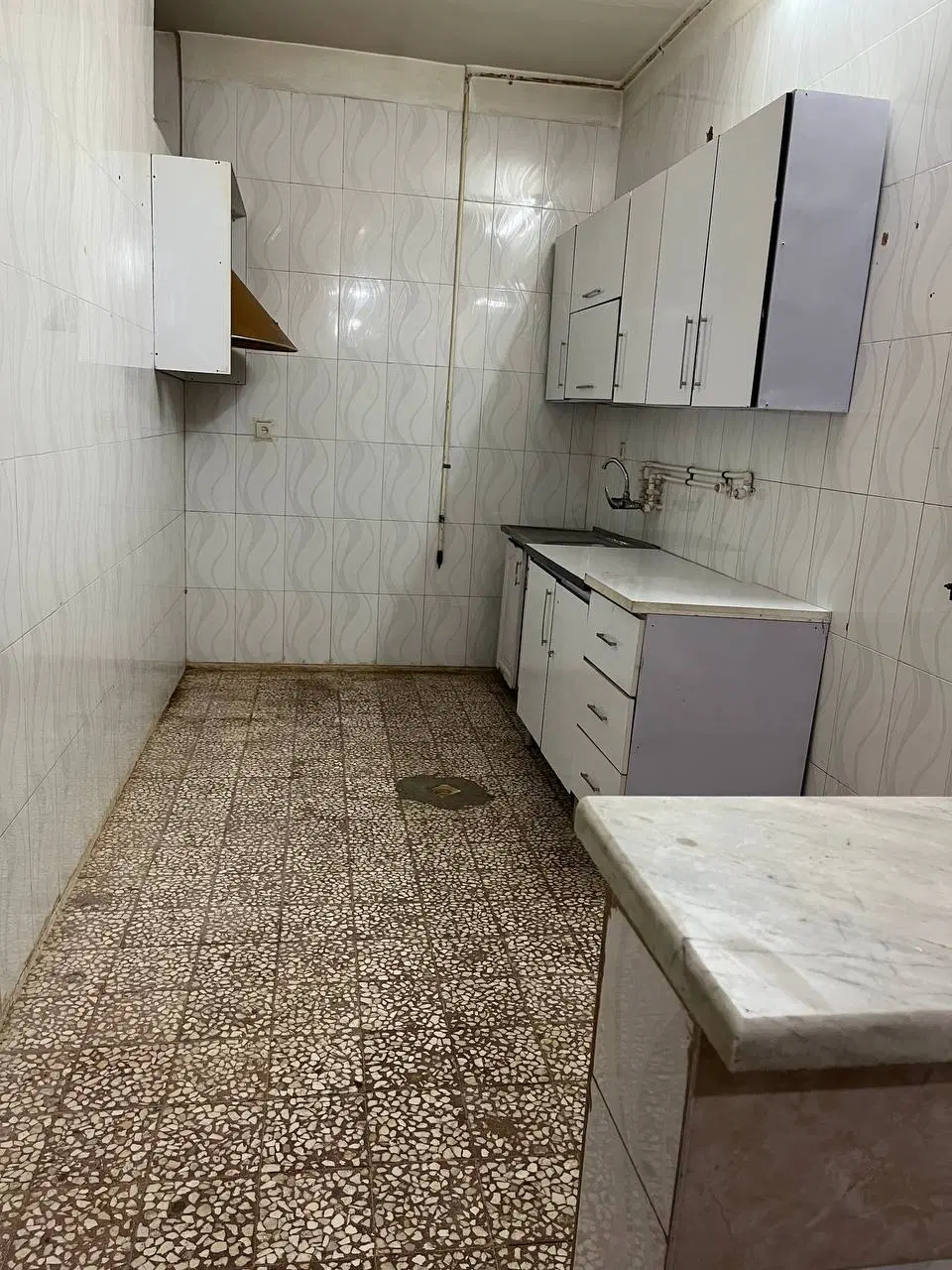 اجاره زیر زمین تمیز وبانور عالی