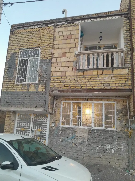 ساختمان ۲ طبقه صدر آباد
