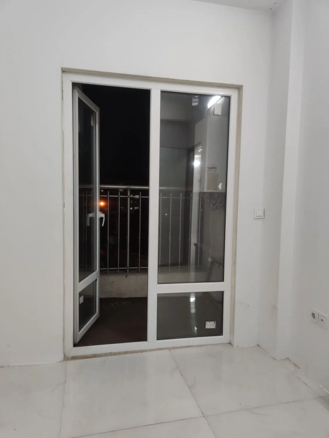 آپارتمان چهارسال ساخت فول امکانات سند ششدانگ زیرفی
