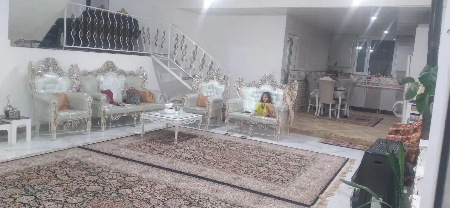 ملک زمینی دو طبقه