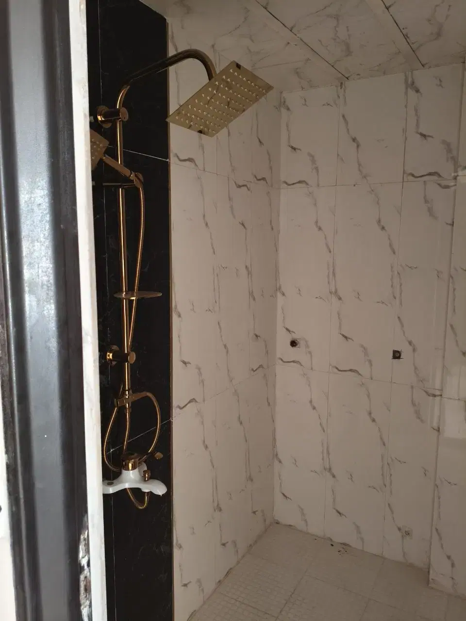 واحد لوکس 120 متری